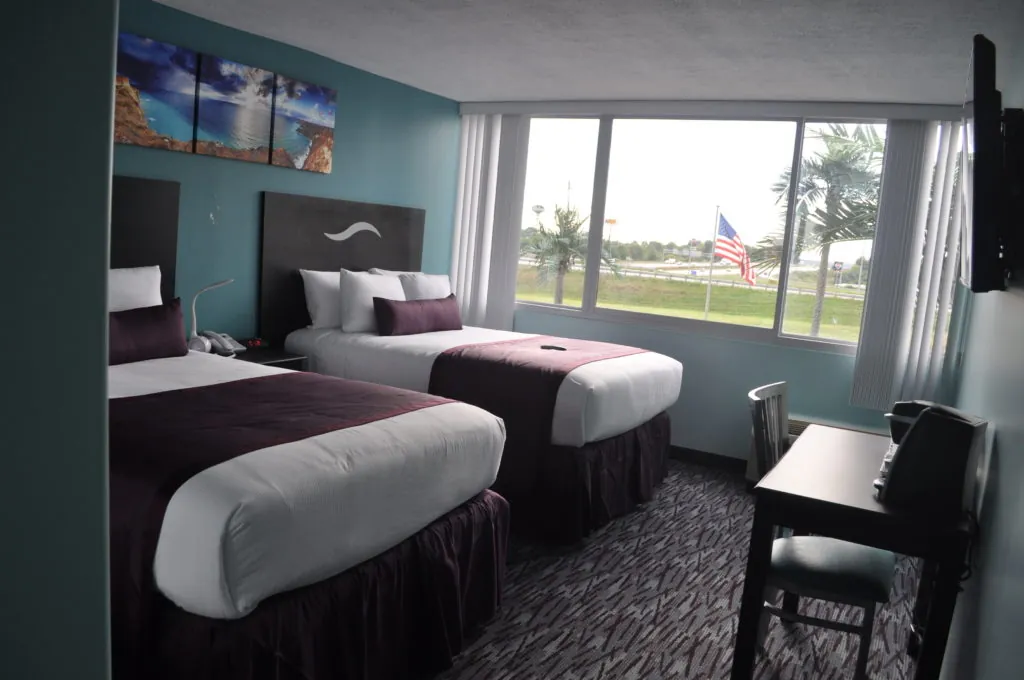 Cali Parc Luxury Semi-Private Rooms